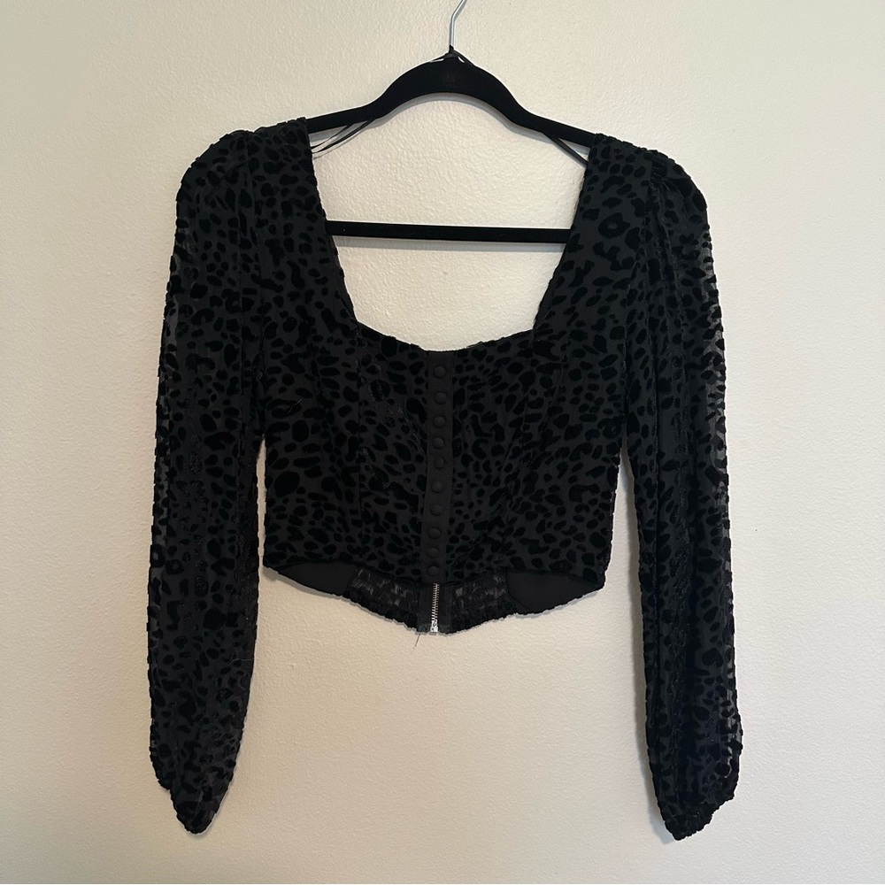 Black leopard print crop size S
